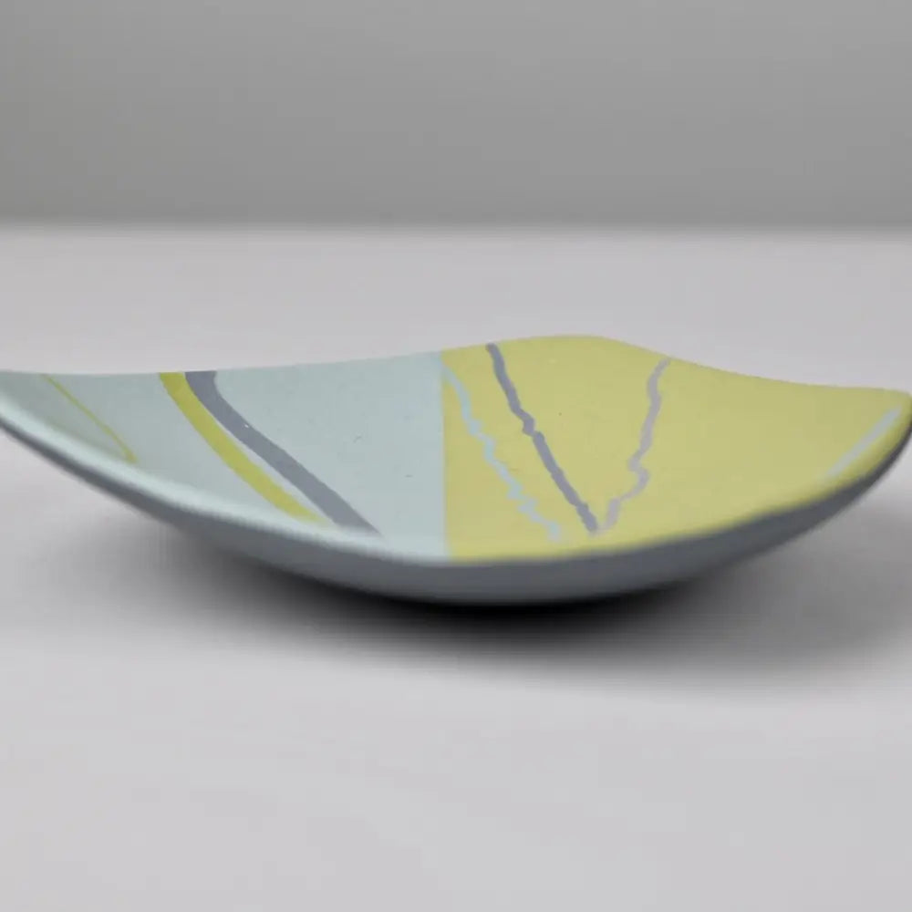Horizon Collection: Medium Plate 4